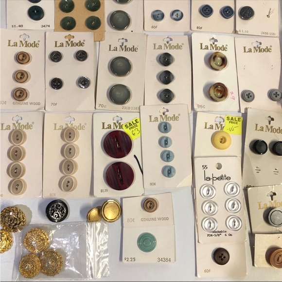 Assorted Vintage Button Collection - Picture 5 of 5